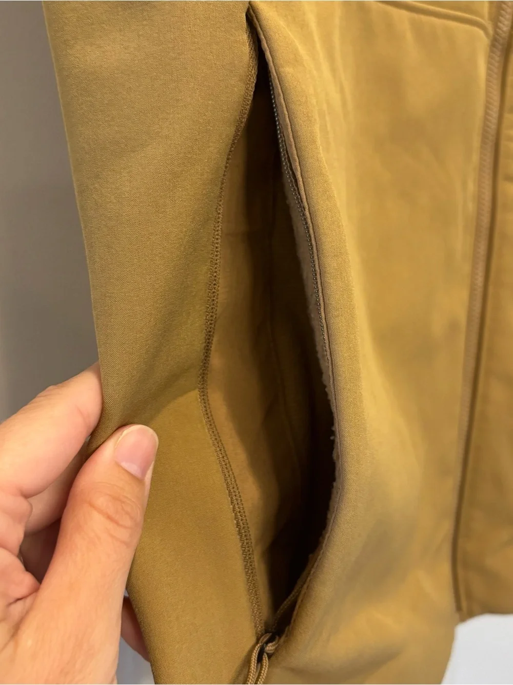 The North Face WINDWALL Shell Vest  Gold Tan Size Medium Men’s